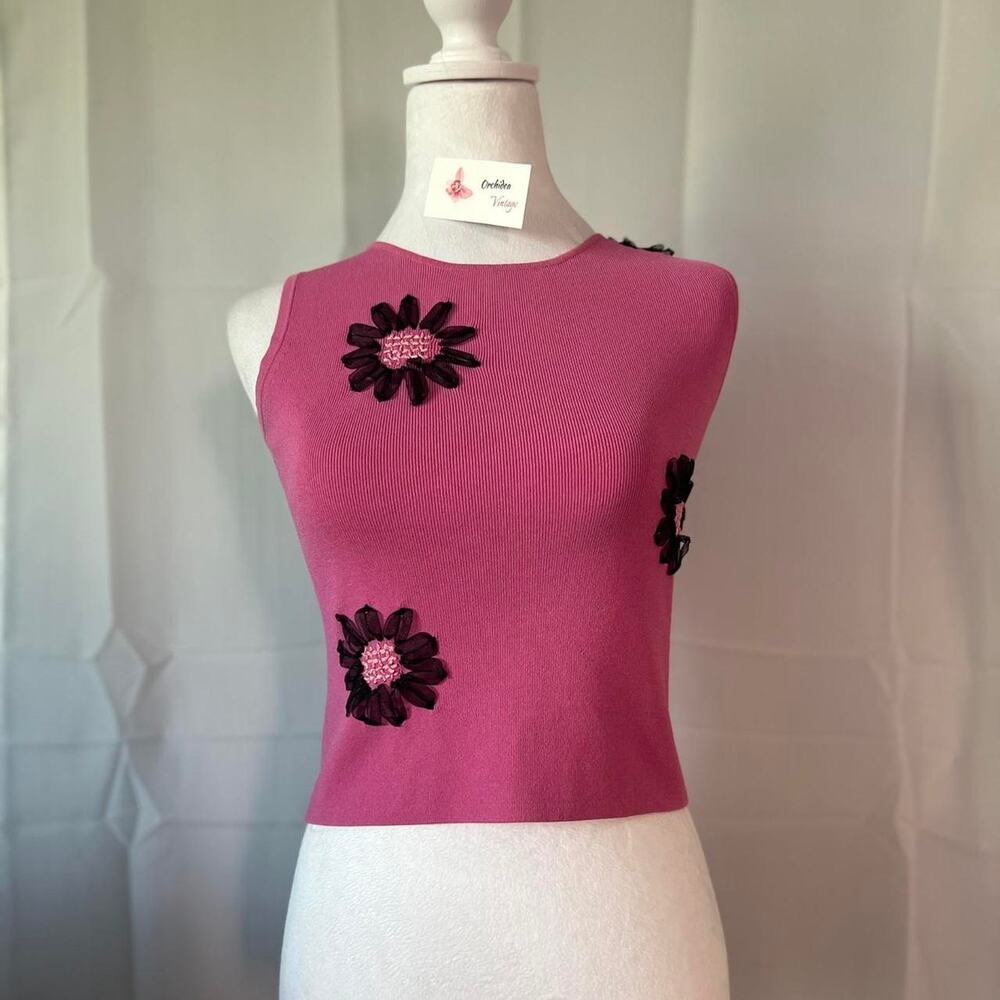 A vintage 90s hot pink floral cropped tank top